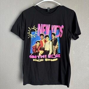 New Kids On the Block vintage photo Tshirt men's size S Magic Summer 2024